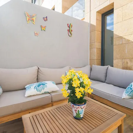 With Shared Pool בית נופש